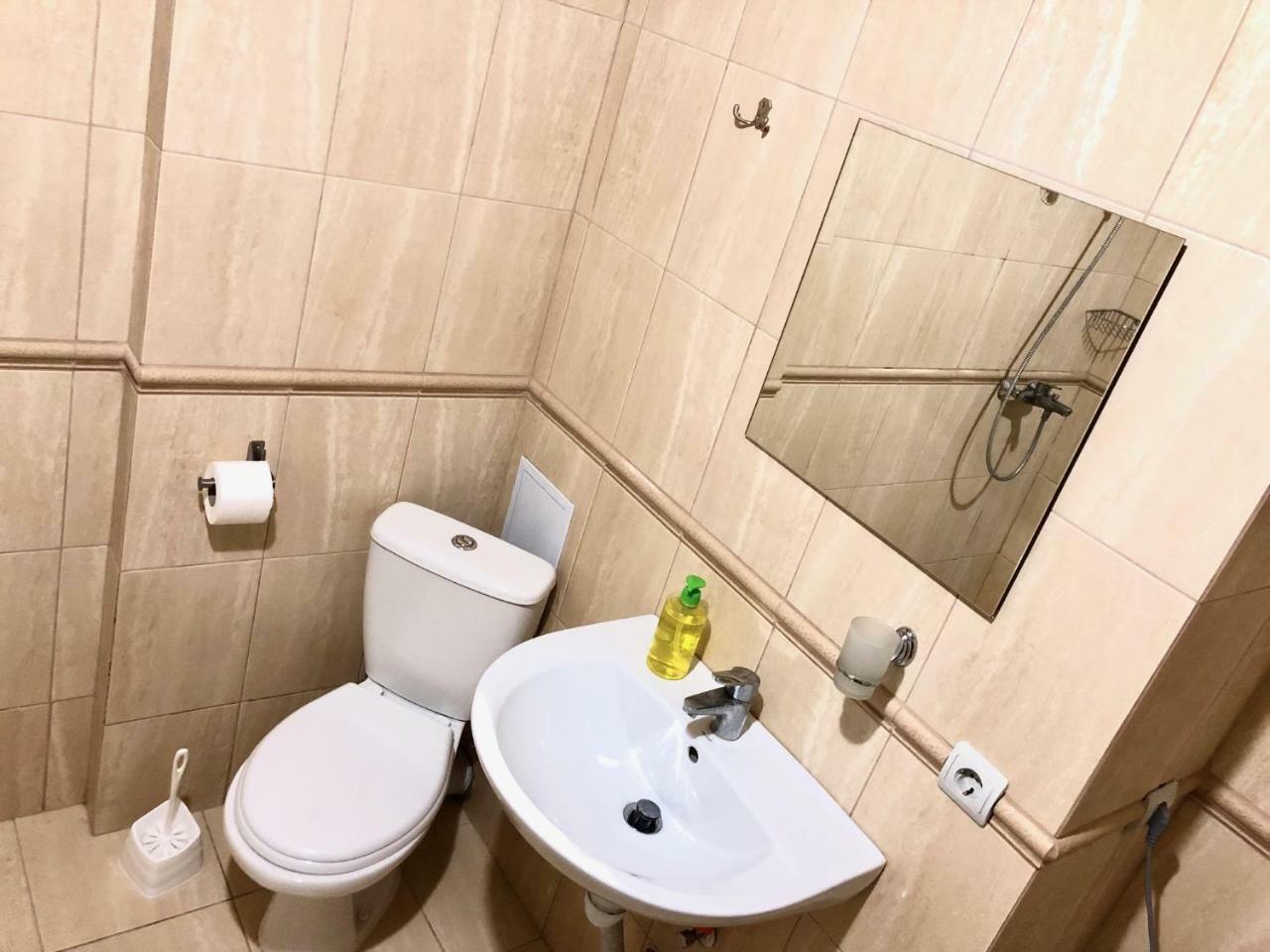 Modern Aparthotel Near Metro Pecherskaキエフ エクステリア 写真