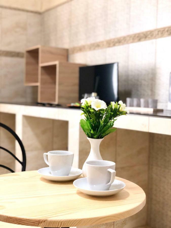 Modern Aparthotel Near Metro Pecherskaキエフ エクステリア 写真
