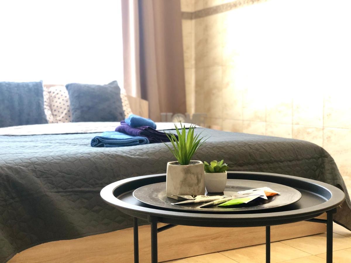 Modern Aparthotel Near Metro Pecherskaキエフ エクステリア 写真